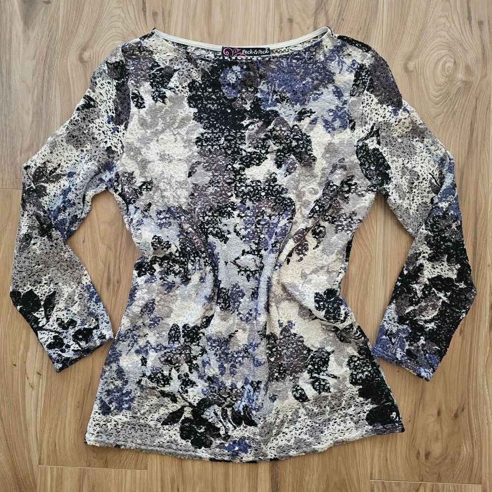Y2K Peck & Peck floral print 3/4 sleeve top with cut out detail Size Small